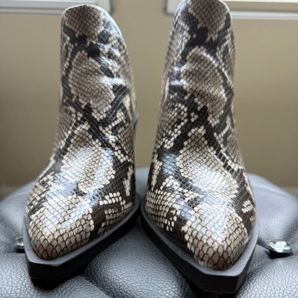New, Never Worn, Vince Camuto Bibestie Leather Bootie, Natural Multi Size 7M - Picture 7 of 7